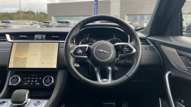 Jaguar F-Pace 2.0 D200 R-Dynamic Black 5dr Auto AWD Diesel Estate